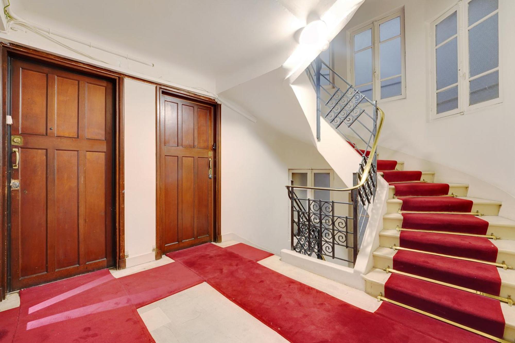 Apartment Prestigieux 2 Pieces Champs-elysees George V *