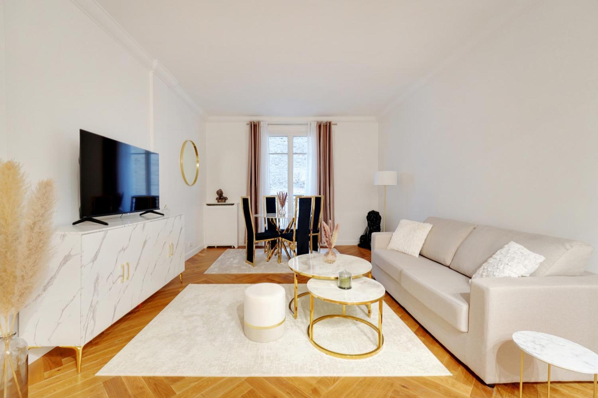 Apartment Prestigieux 2 Pieces Champs-elysees George V Paris